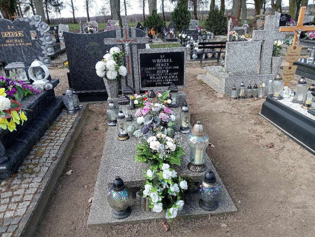 Grób Jerzy Wróbel